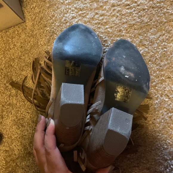 Fringe booties - Picture 3 of 3